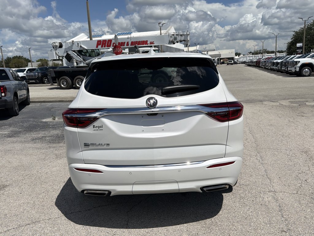 Used 2021 Buick Enclave Avenir w/ Avenir Technology Package AWD/4WD image 5