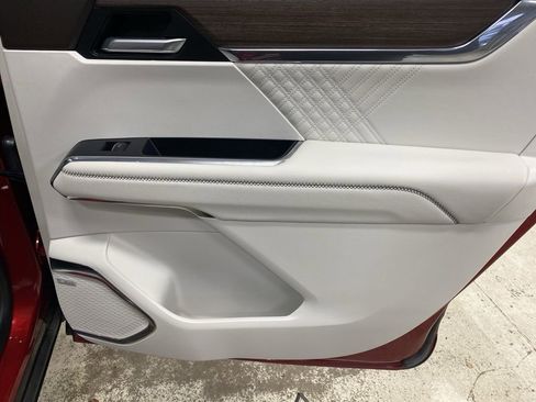 Certified 2024 GMC Acadia Denali w/ Super Cruise Package image 18