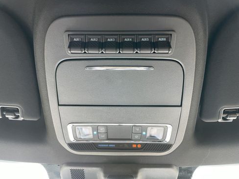 Used 2025 Ford F250 Lariat w/ Chrome Package AWD/4WD image 34