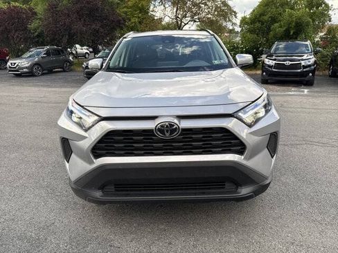 Used 2022 Toyota RAV4 XLE AWD/4WD image 2