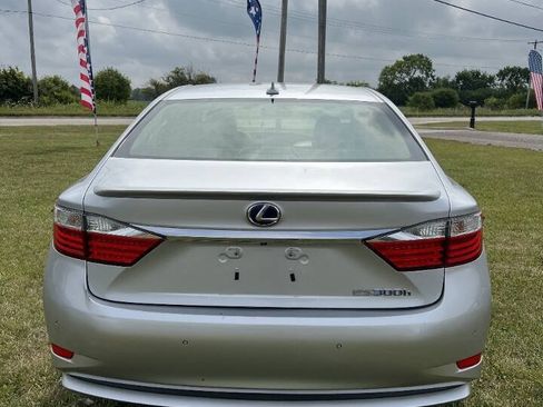 Used 2013 Lexus ES 300h w/ Luxury Pkg FWD image 7