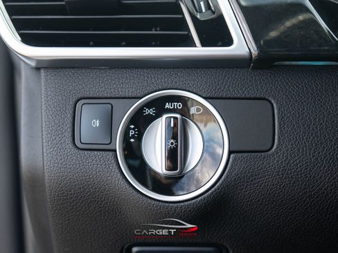 Used 2019 Mercedes-Benz GLE 43 AMG 4MATIC w/ Premium 3 Package image 40