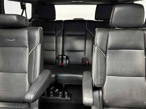 Used 2023 Cadillac Escalade ESV Premium Luxury image 29