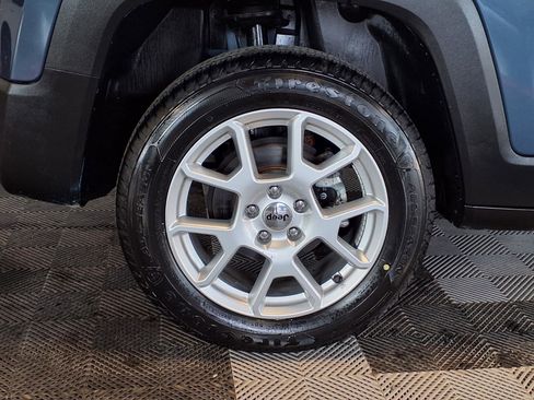 Used 2022 Jeep Renegade Latitude w/ Convenience Group image 8