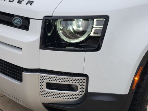 Certified 2025 Land Rover Defender 90 S image 9
