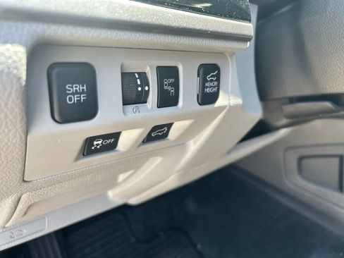 Used 2017 Subaru Forester 2.5i Limited AWD/4WD image 14