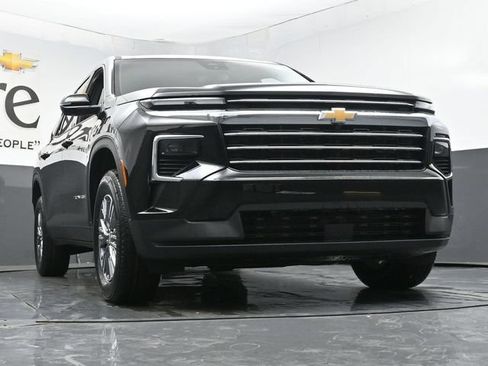 New 2026 Chevrolet Traverse LT FWD image 3