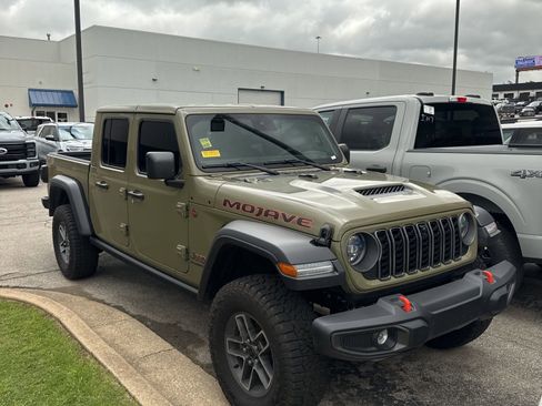 Used 2025 Jeep Gladiator Mojave w/ Safety Group image 2