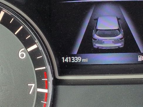 Used 2016 Nissan Pathfinder SV FWD image 25