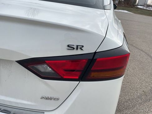 Used 2021 Nissan Altima 2.5 SR w/ SR Premium Package image 4