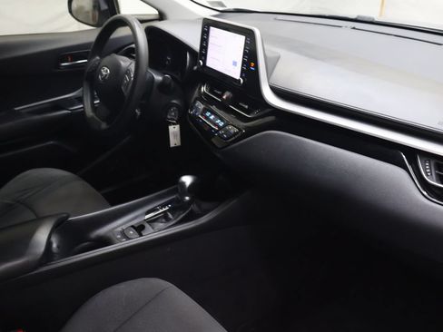 Used 2020 Toyota C-HR LE FWD image 10