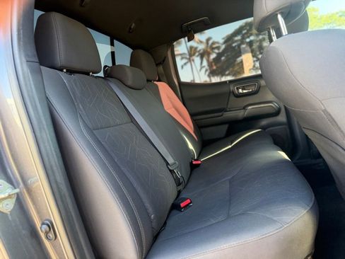 Used 2017 Toyota Tacoma SR AWD/4WD image 18