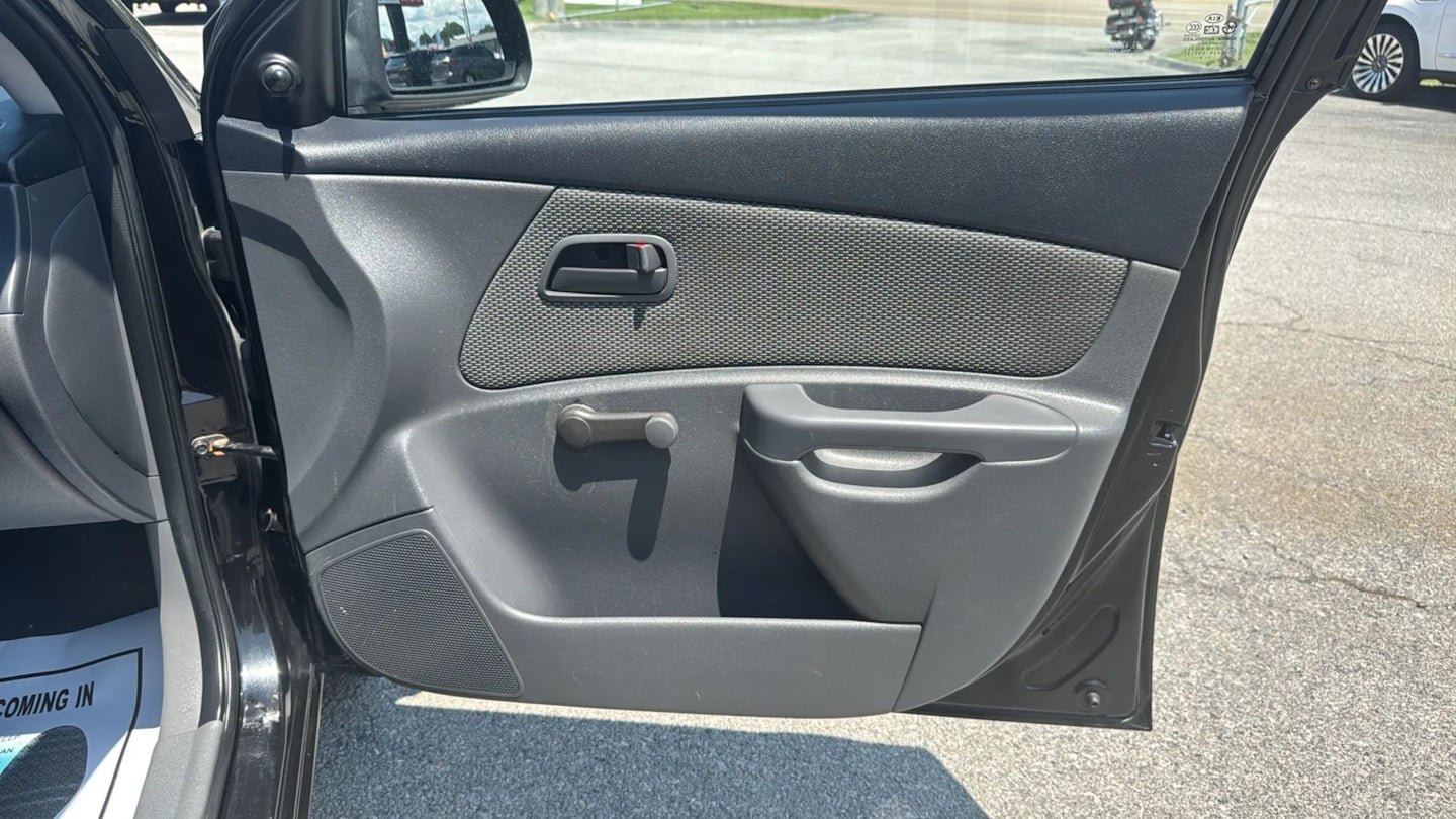 Used 2009 Kia Rio LX FWD image 18