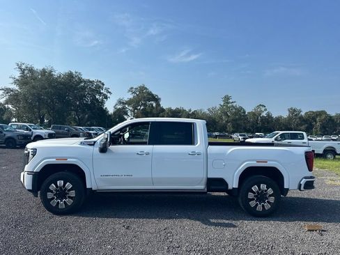 Used 2024 GMC Sierra 2500 Denali w/ Denali Reserve Package AWD/4WD image 2