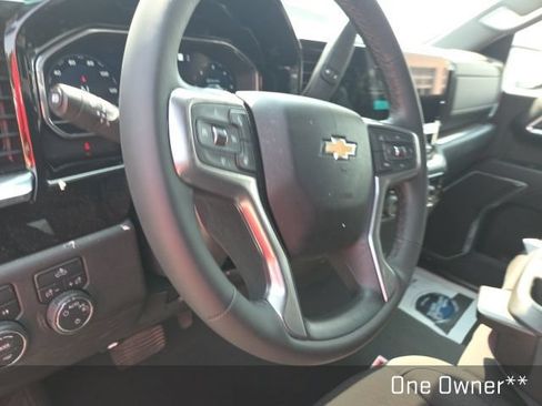 Used 2023 Chevrolet Silverado 1500 LT AWD/4WD image 11