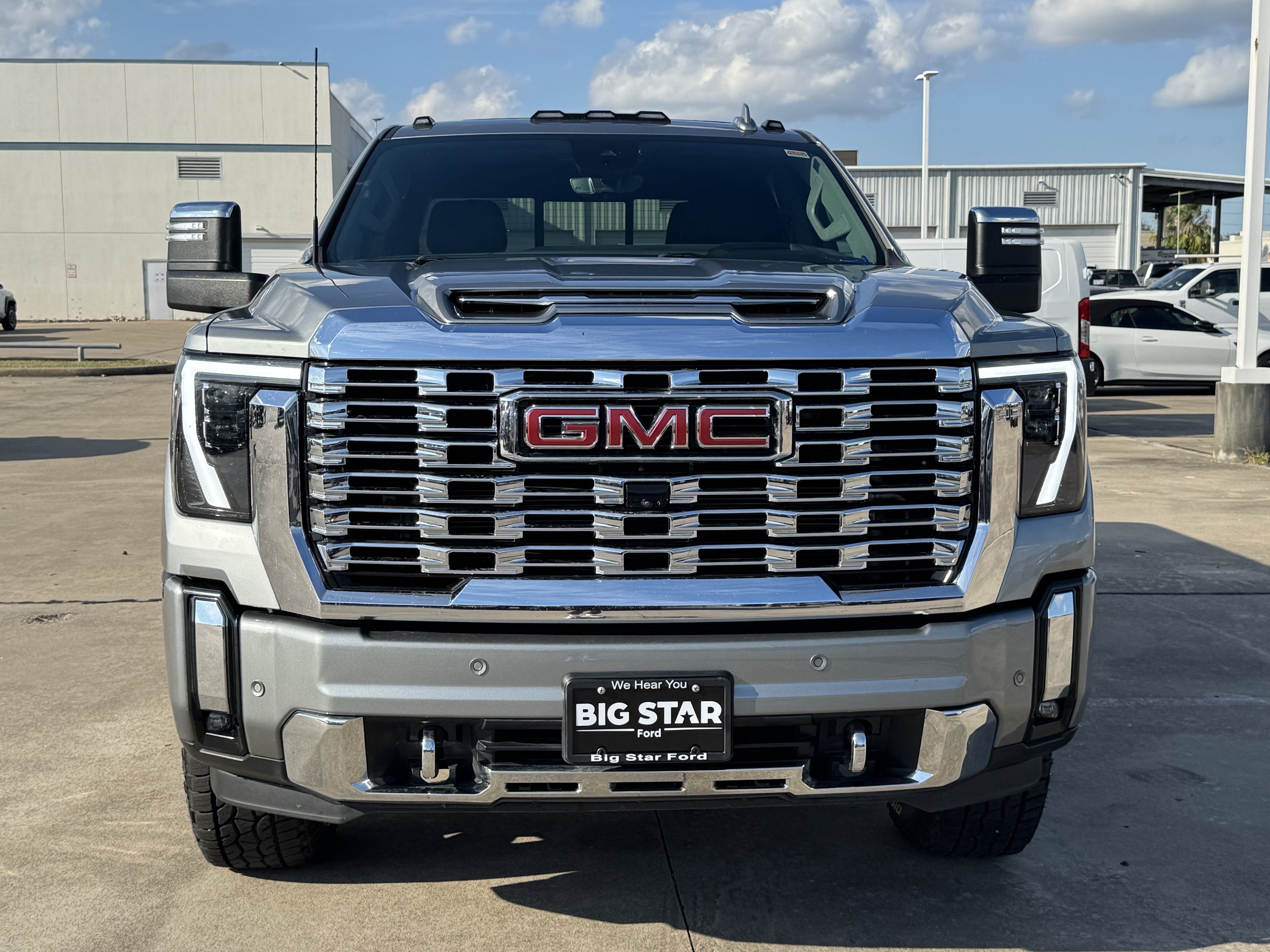 Used 2025 GMC Sierra 2500 Denali w/ Denali Reserve Package AWD/4WD image 11