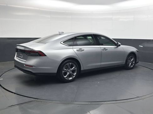Used 2024 Honda Accord EX image 4
