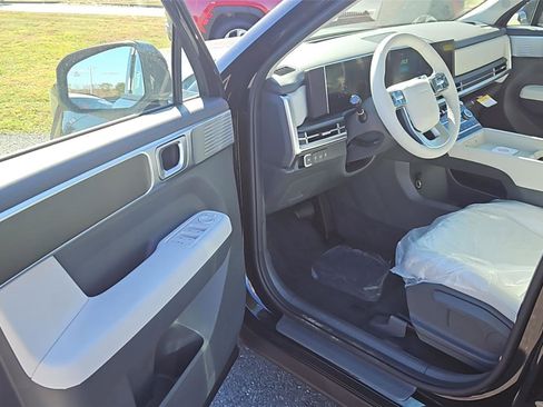 New 2026 Hyundai Santa Fe SE image 9