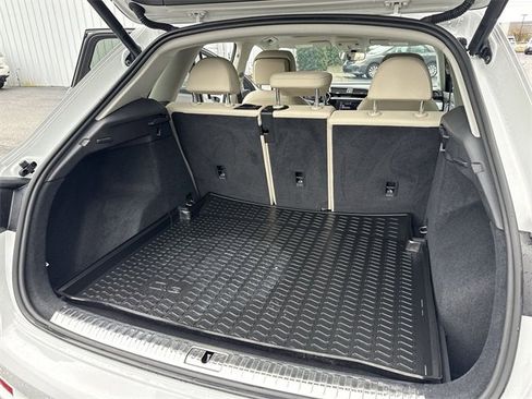 Used 2020 Audi Q3 2.0T Premium w/ Convenience Package image 12