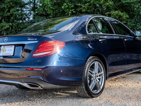 Used 2019 Mercedes-Benz E 300 4MATIC w/ Driver Assistance Package image 5