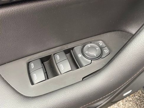 Used 2023 Chevrolet Blazer Premier image 12