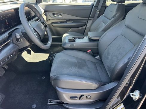 New 2025 Nissan Ariya FWD image 20