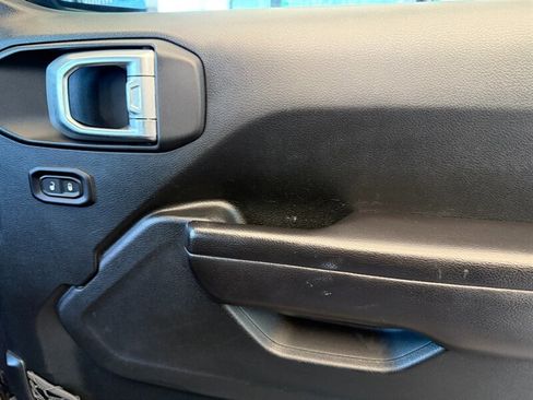 Used 2018 Jeep Wrangler Unlimited Sport S image 35