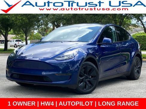 Used 2024 Tesla Model Y Long Range AWD/4WD image 1