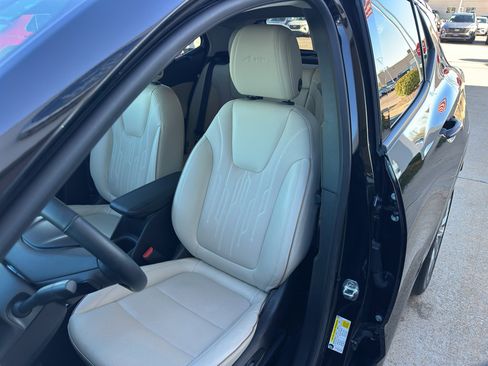 Used 2024 Buick Encore GX Avenir w/ Avenir Technology Package image 27