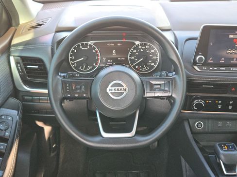 Used 2021 Nissan Rogue S image 19