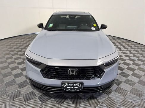 Used 2025 Honda Accord Sport image 9