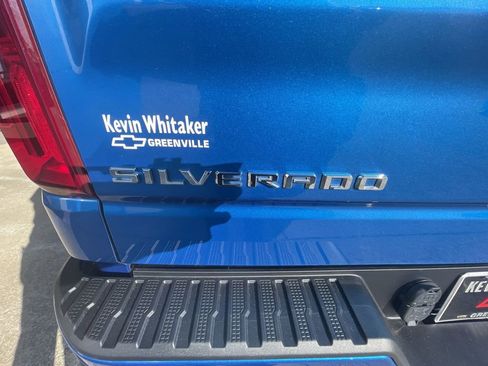Used 2022 Chevrolet Silverado 1500 RST AWD/4WD image 32