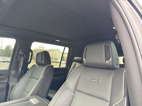 Used 2024 Cadillac Escalade ESV Premium Luxury image 10