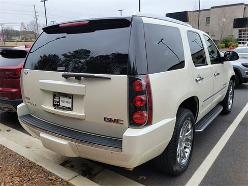 Used 2009 GMC Yukon Denali image 4