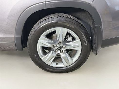 Used 2017 Toyota Highlander Limited image 33