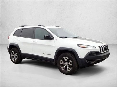 Used 2017 Jeep Cherokee Trailhawk AWD/4WD image 15