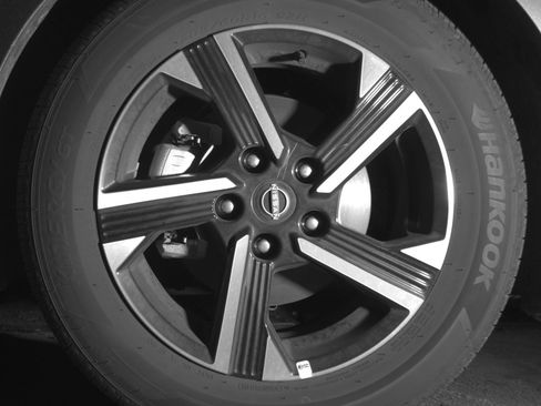 Used 2025 Nissan Sentra SV image 12