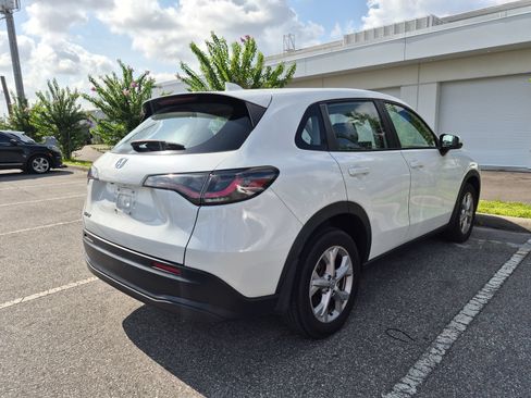 Certified 2024 Honda HR-V LX image 5