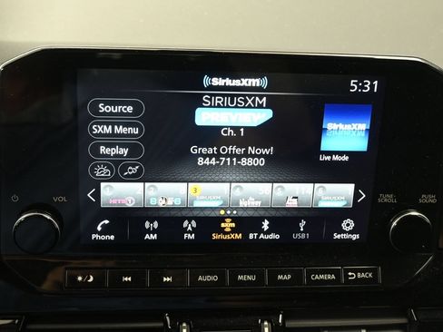 Used 2023 Nissan Pathfinder SL AWD/4WD image 16