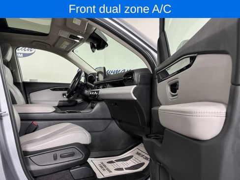 Used 2024 Honda Pilot Touring image 17