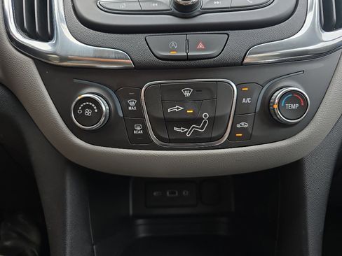 Used 2023 Chevrolet Equinox LT image 17