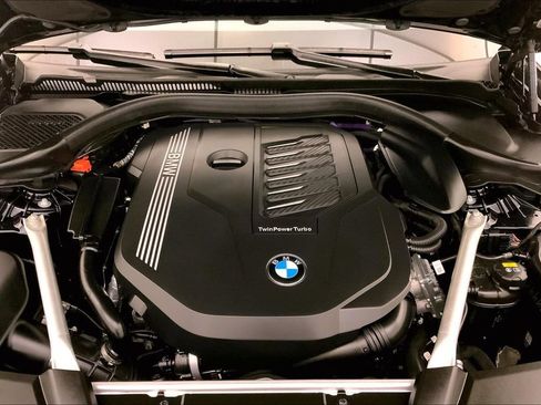 Used 2023 BMW 540i xDrive w/ Dynamic Handling Package AWD/4WD image 9