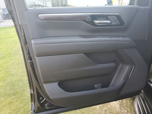 New 2026 Chevrolet Suburban LS w/ LPO, Dark Essentials Package image 18