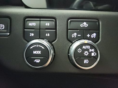 Used 2024 GMC Sierra 1500 Elevation w/ Preferred Package AWD/4WD image 27