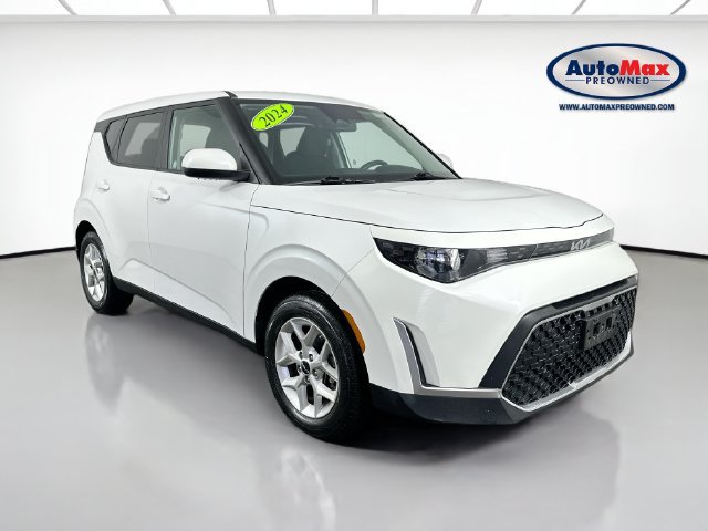 Used 2024 Kia Soul LX w/ Option Group 015 FWD image 1