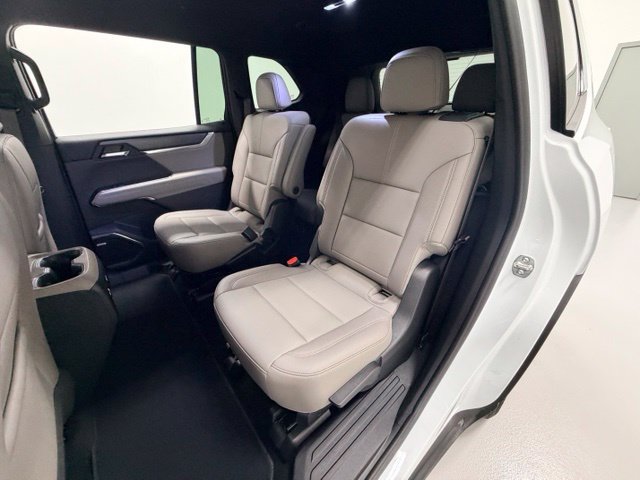 Certified 2026 GMC Acadia Elevation w/ Elevation Premium Package AWD/4WD image 20