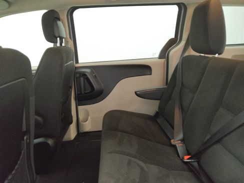 Used 2019 Dodge Grand Caravan SE w/ UConnect Hands-Free Group FWD image 18