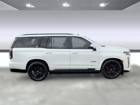 Certified 2024 Cadillac Escalade V w/ Heavy-Duty Trailer Package image 6