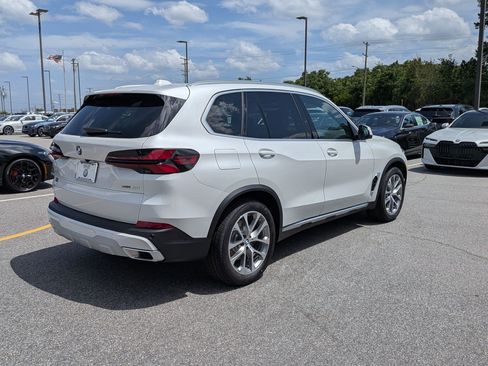 New 2026 BMW X5 xDrive40i w/ Climate Comfort Package AWD/4WD image 3