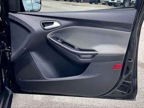 Used 2014 Ford Focus SE FWD image 28